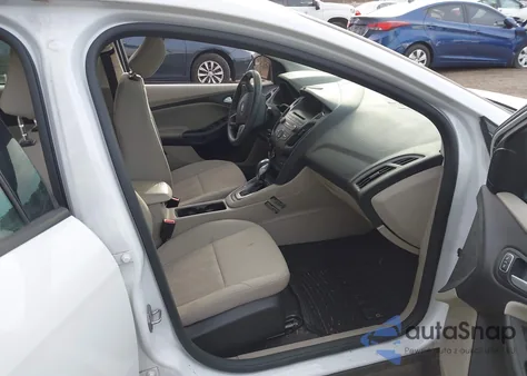 2015 Ford Focus Se z USA, uszkodzony, nr VIN 1FADP3F27FL273666